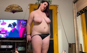 Chubby Milf Drops Her Panties And Takes A Cock For A Ride