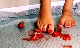 Amateur Femdom Mistress Crushing Strawberries Barefoot